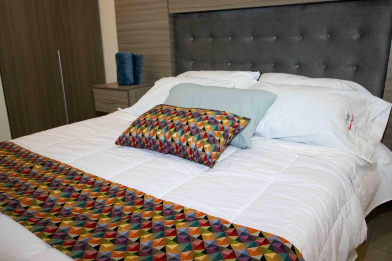 Hotel Madrid Plaza Colombia Esterno foto